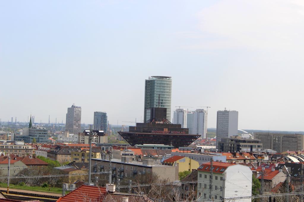 Hotel Sebarozvoja - Pobytova Galeria Pre Sebarozvoj Bratislava Extérieur photo